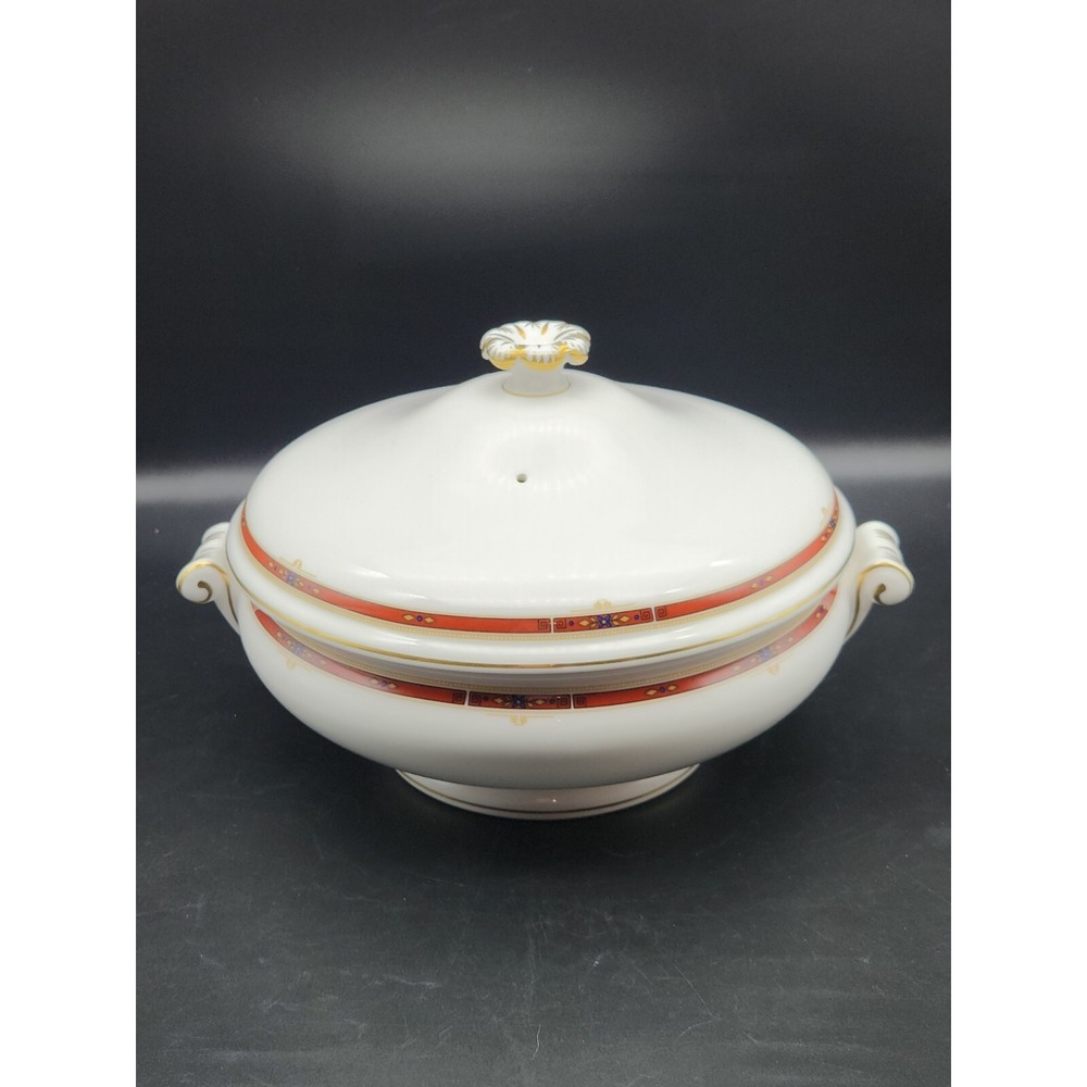 Wedgewood Colorado Casserole Serving Bowl Lidded Handled Bone China England
